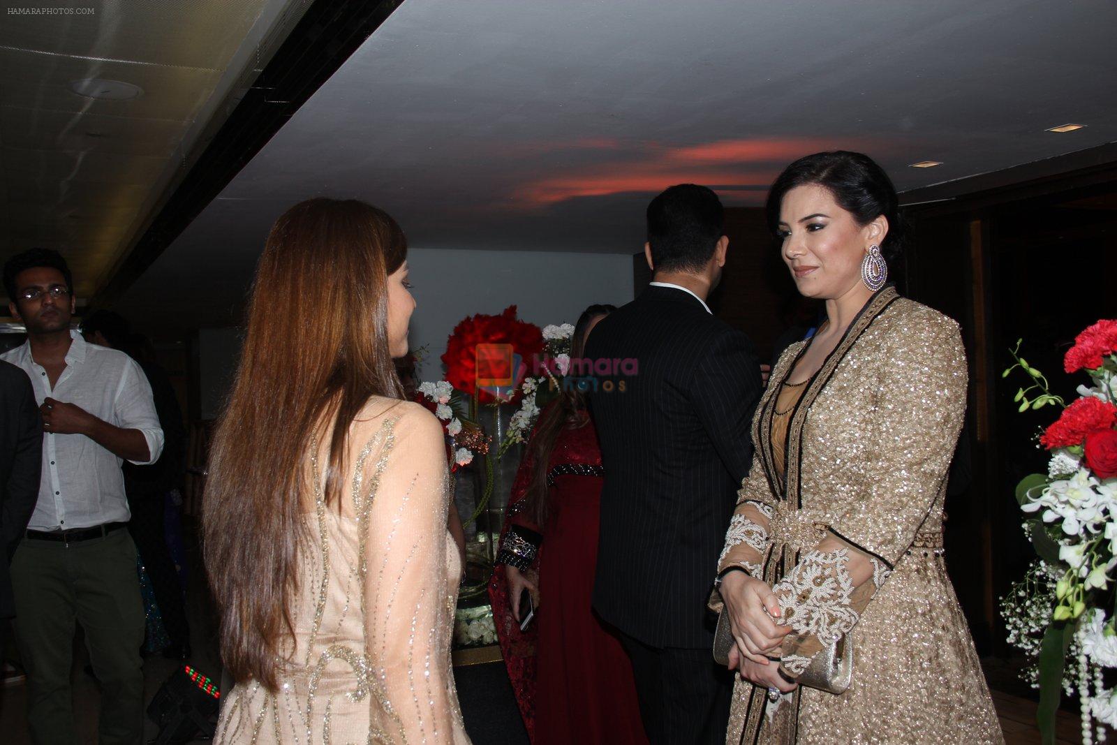 Urvashi Sharma at Aman Verma's wedding reception on 14th Dec 2016