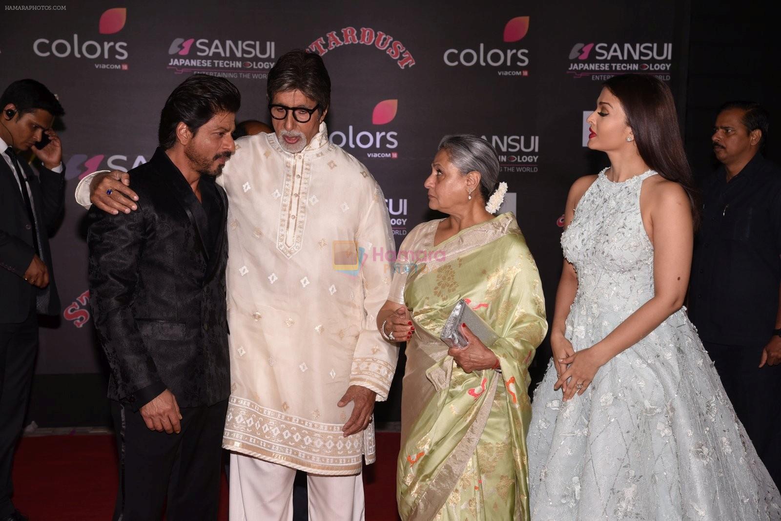 Shahrukh KHan, Amitabh Bachchan, Jaya Bachchan, Aishwarya Rai Bachchan at 14th Sansui COLORS Stardust Awards on 19th Dec 2016