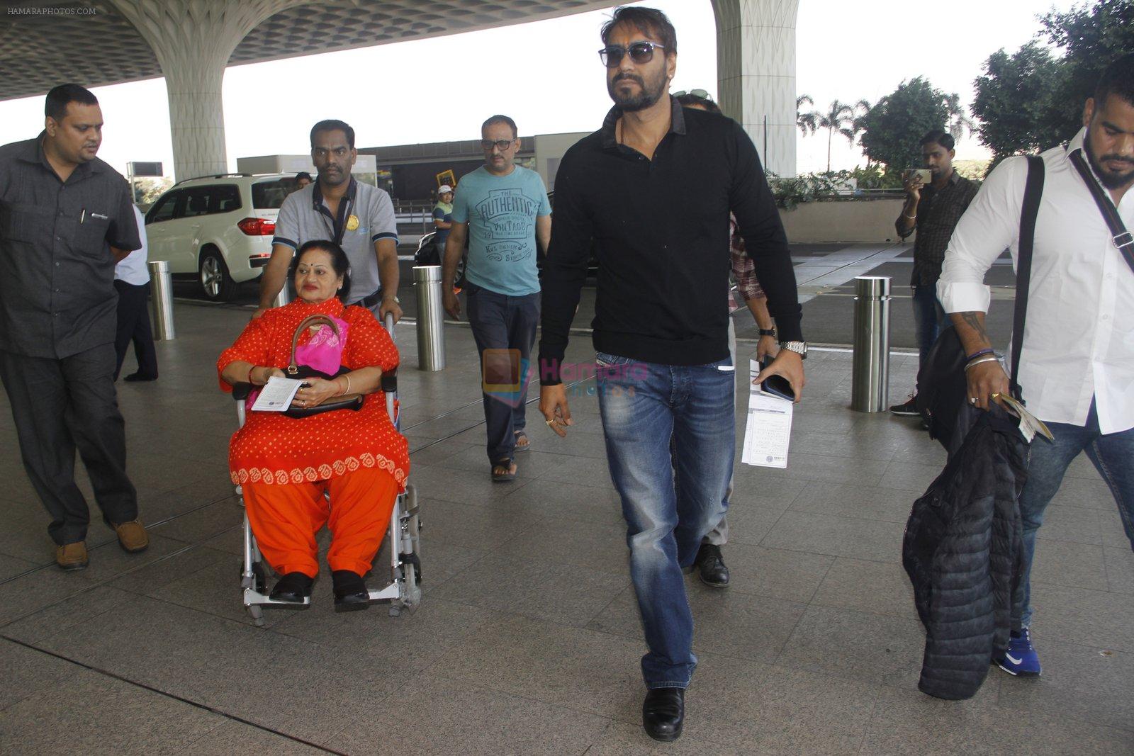 Ajay Devgan snapped at airport on 22nd Dec 2016