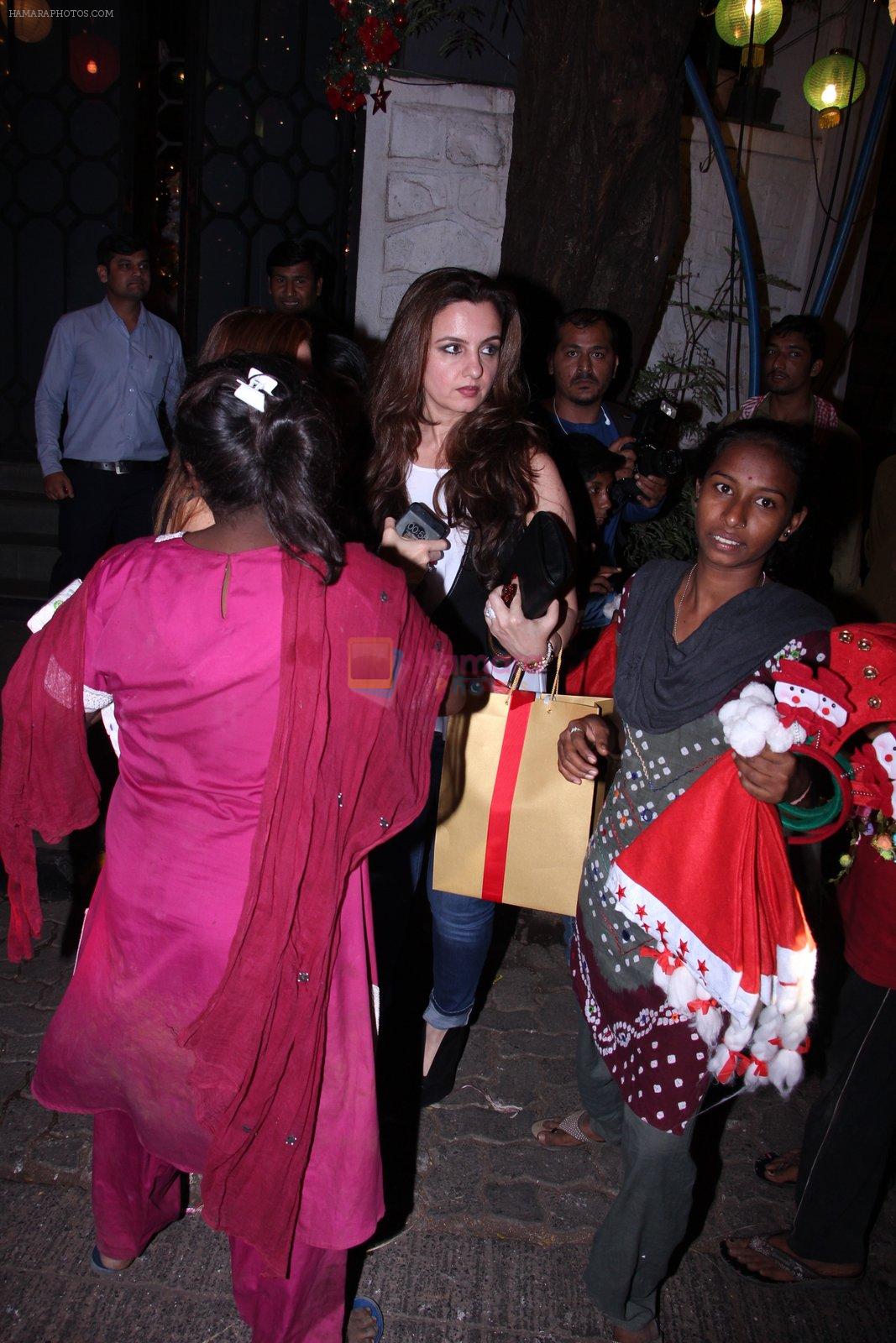 Laila Khan Rajpal at Farah Ali Khan's bash in Corner House on 22nd Dec 2016