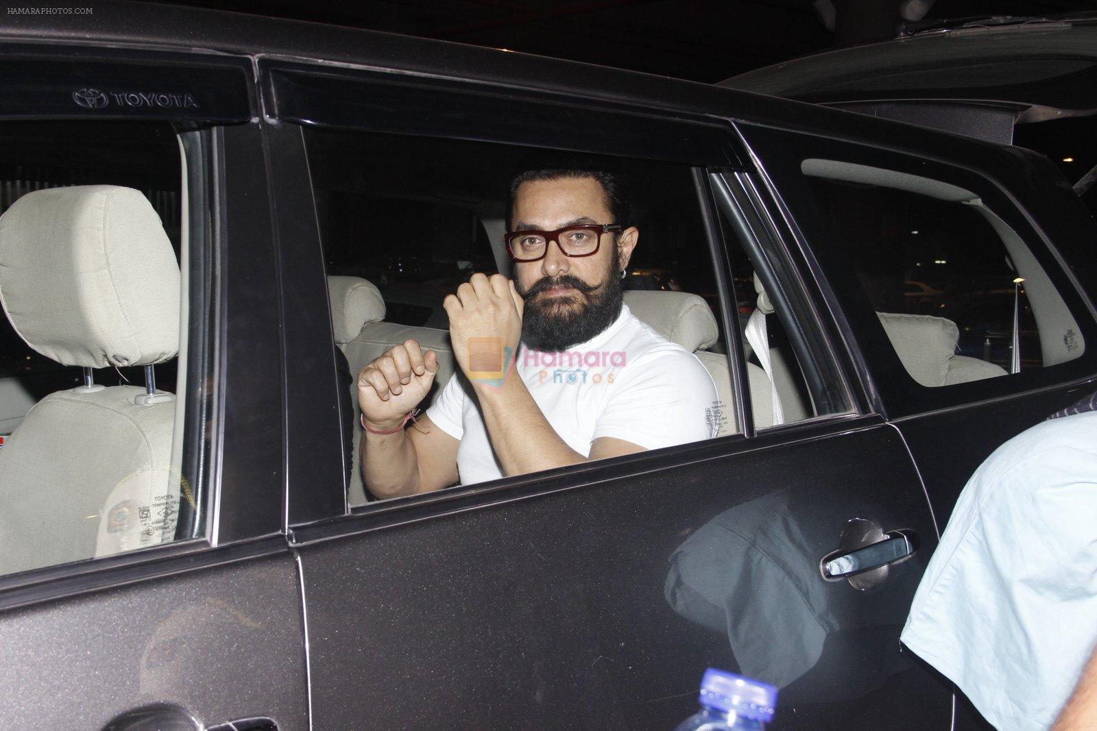 Aamir Khan snapped at airport on 28th Dec 2016