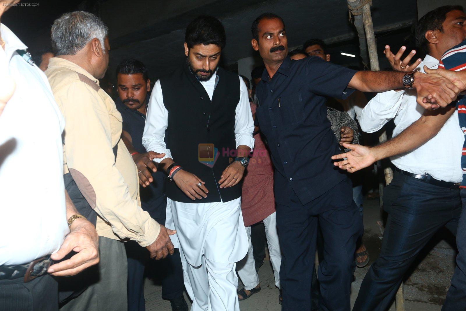 Abhishek Bachchan at Om Puri's funeral on 7th Jan 2017