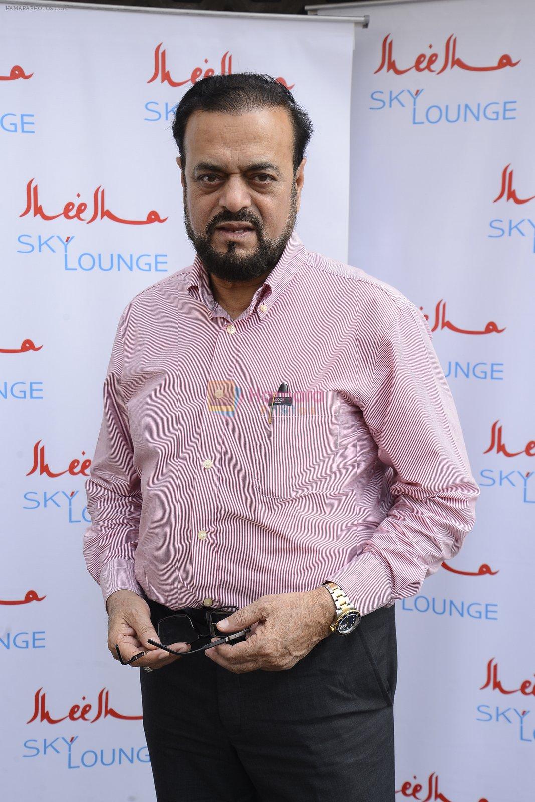 Ajay Devgan and Isha Koppikar at Sheesha Sky Lounge launch on 8th Jan 2017