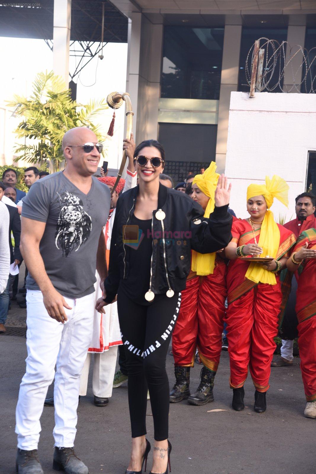 Deepika Padukone greets Vin Diesel who arrived in India on 11th Jan 2017