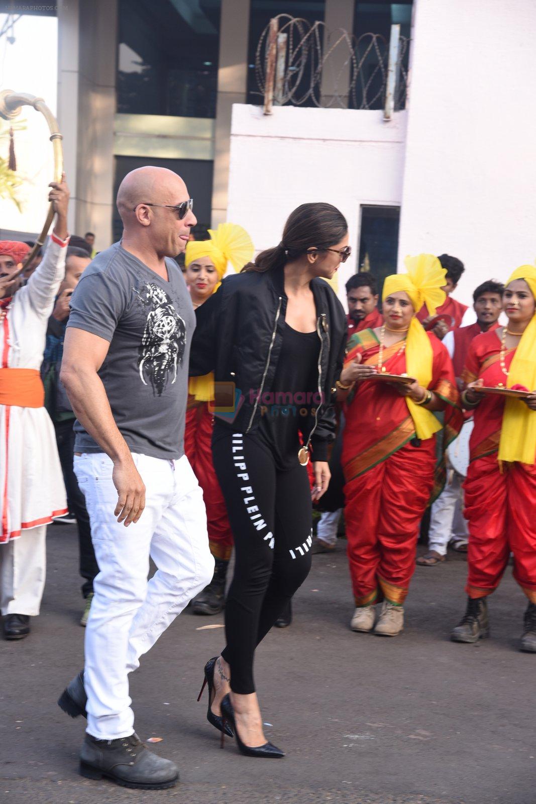 Deepika Padukone greets Vin Diesel who arrived in India on 11th Jan 2017
