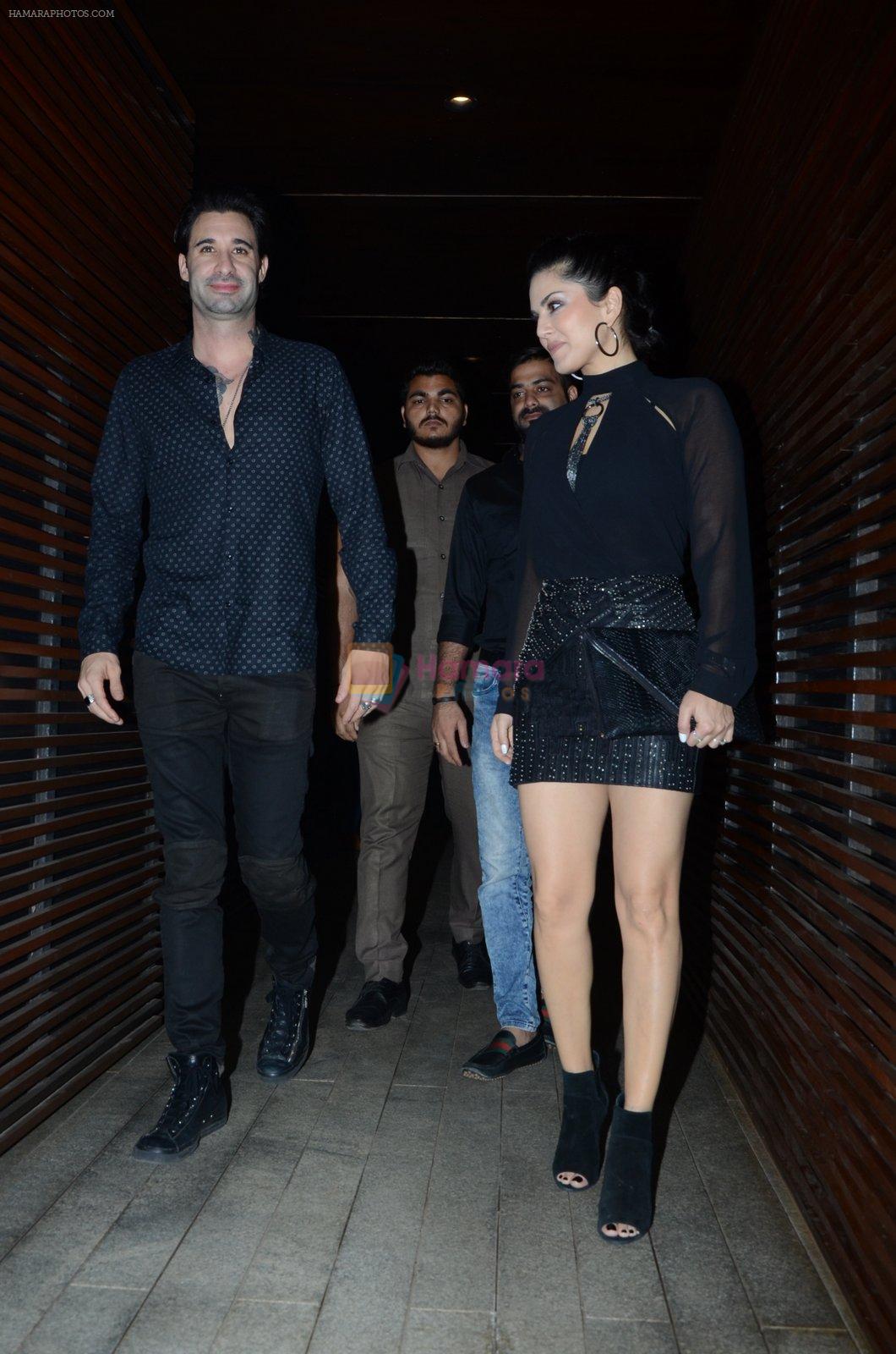 Sunny Leone snapped post dinner on 18th Jan 2017