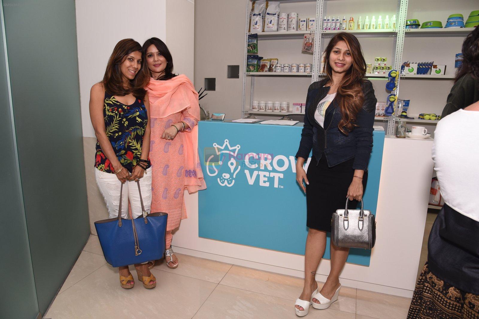 tanisha mukherjee at Pratap singh Gaekwad's Crown Pet launch on 22nd Jan 2017