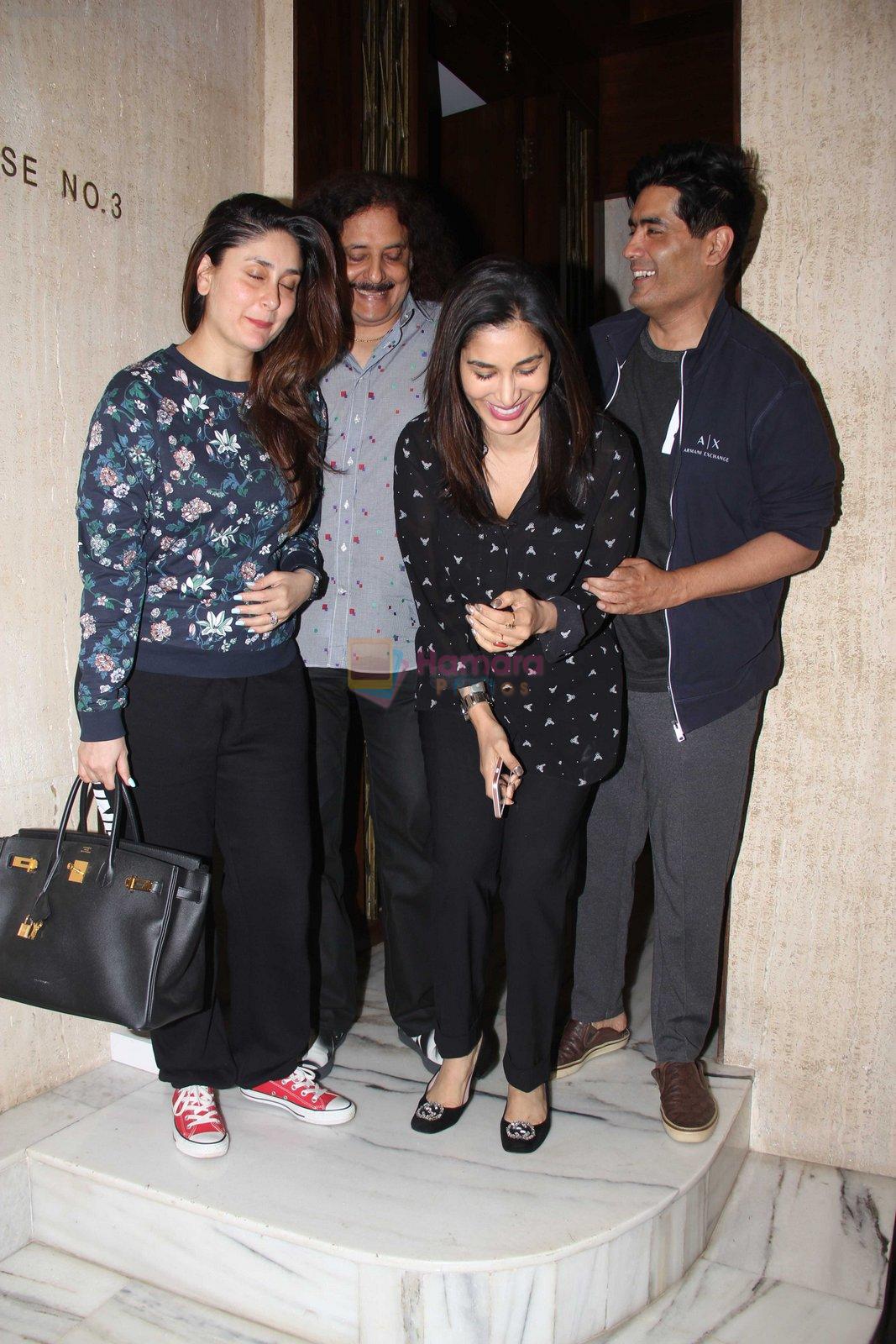 Kareena Kapoor and Sophie Chaudhary snapped at Manish Malhotra house on 26th Jan 2017