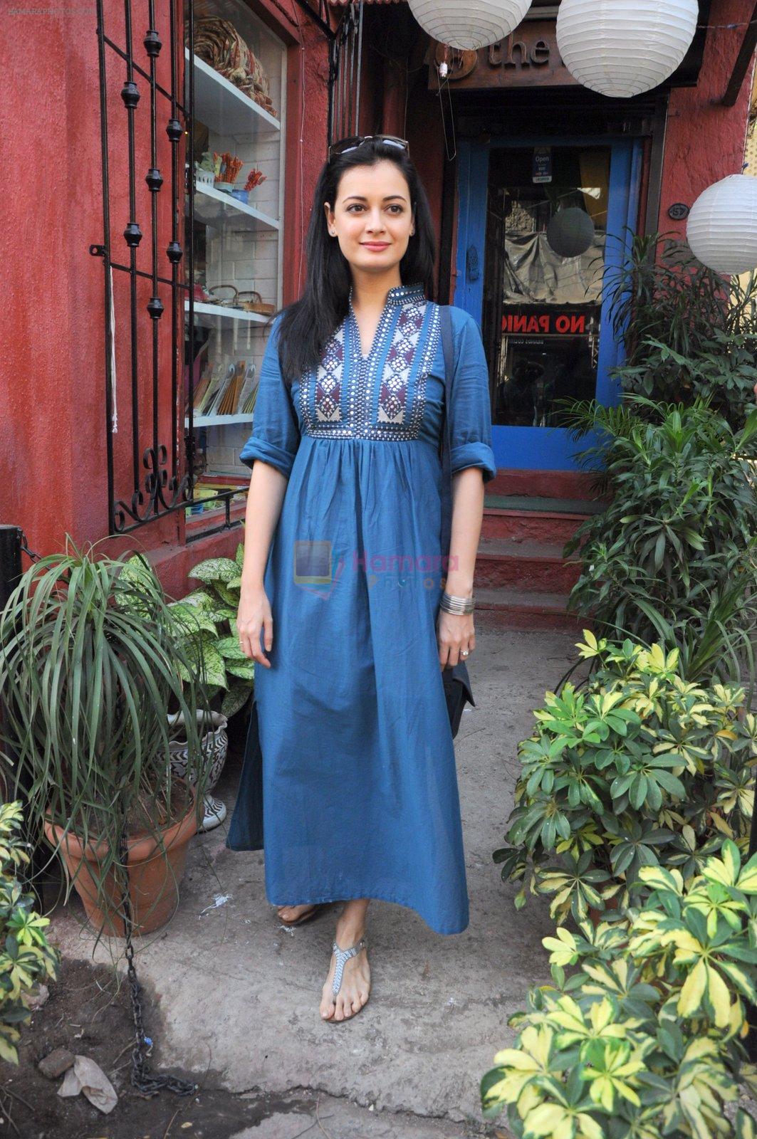Dia Mirza snapped shopping in Pali Village on 29th Jan 2017