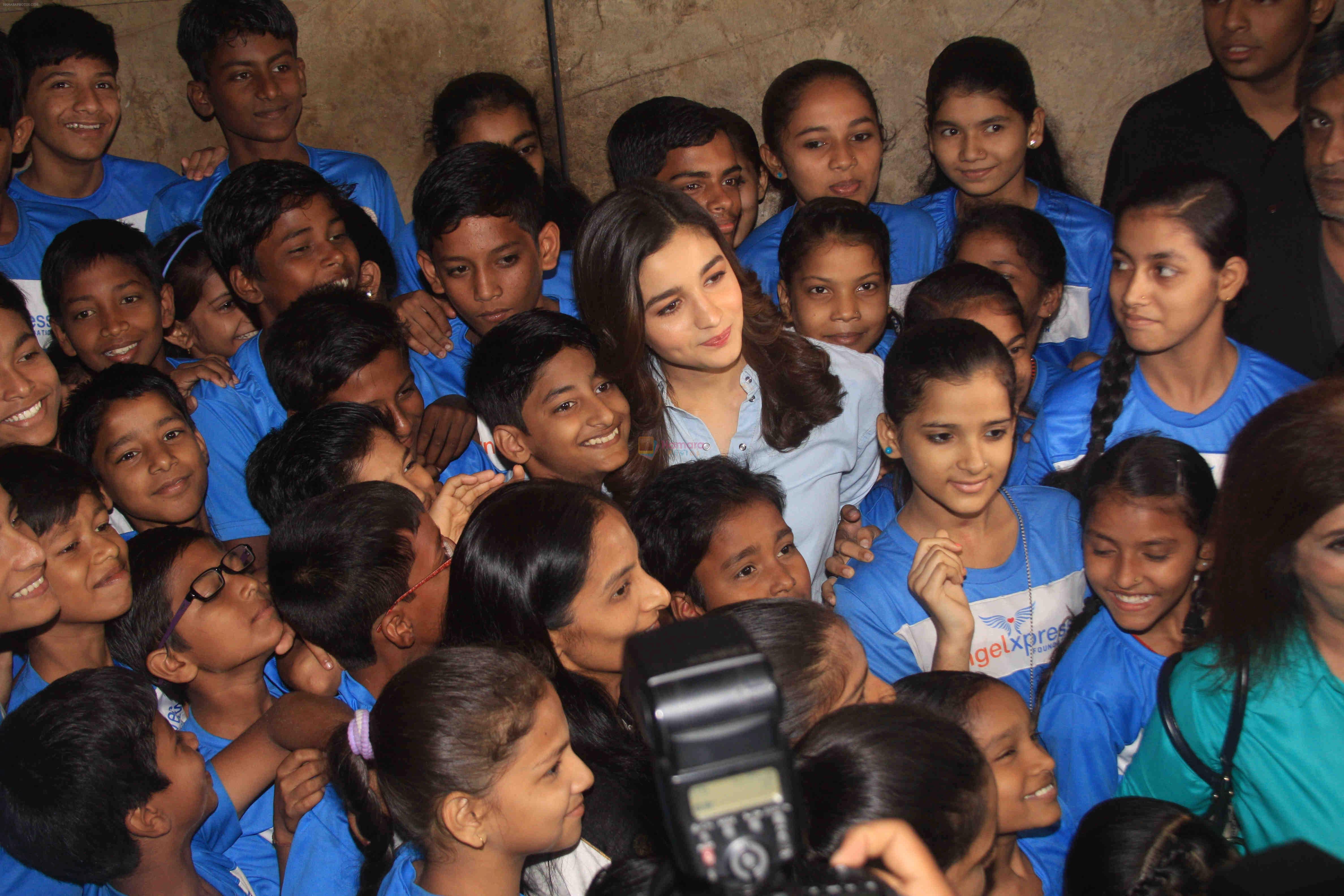 Alia Bhatt at special screening of film Beauty and the Beast with NGO Kids on 16th March 2017