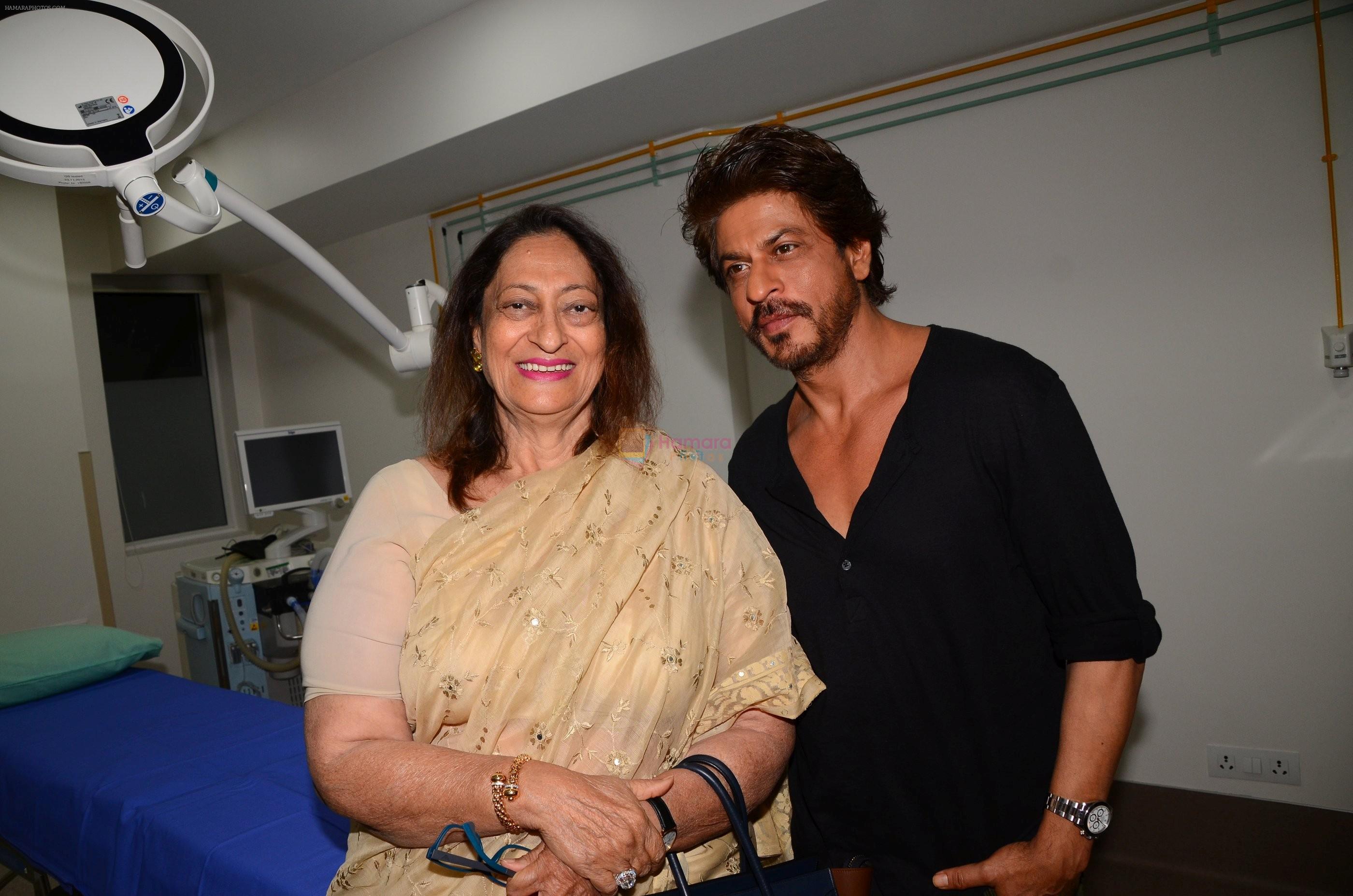Shah Rukh Khan Launches Bone Marrow Transplant Centre & Birthing Centre at Nanavati Super Speciality Hospital with Chairman and M.D. Abhay Soi and family