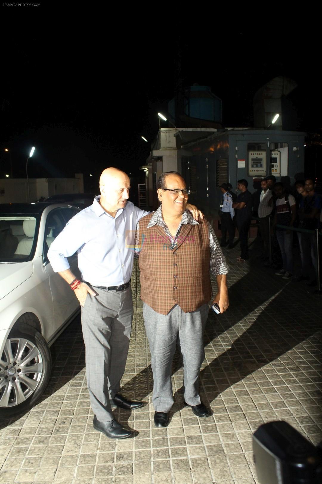 Anupam Kher, Satish Kaushik at the Special Screening Of Film Naam Shabana on 29th March 2017