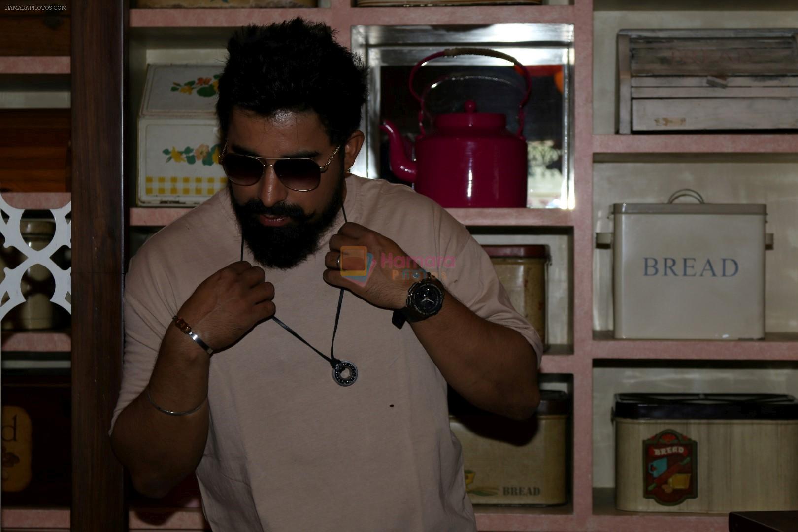 Rannvijay Singh at the Unveiling The Men's Collection on 18th April 2017