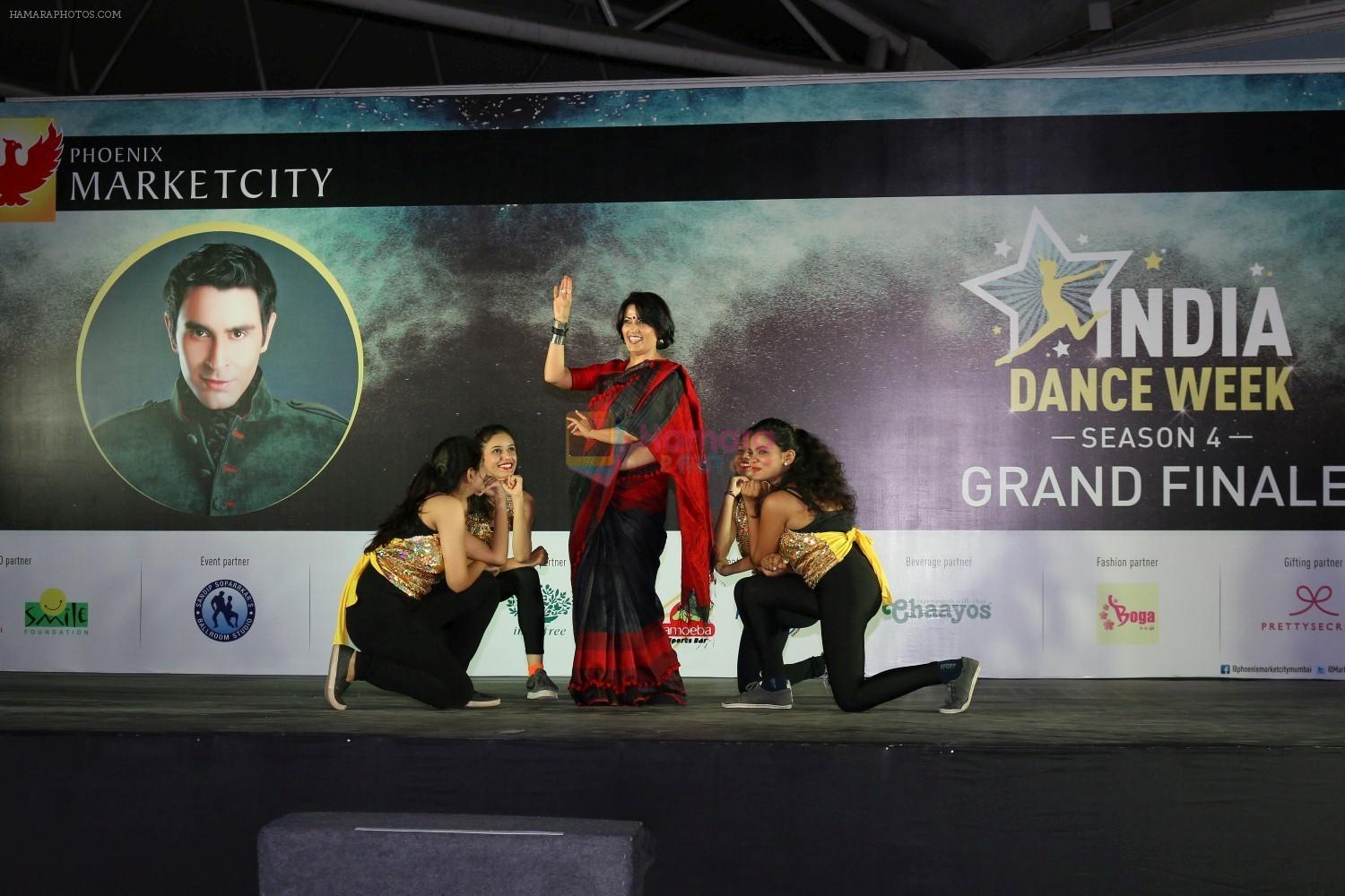 Meghna Malik At Grand Finale Of India's First Dance Week In Association With Sandip Soparrkar on 30th April 2017