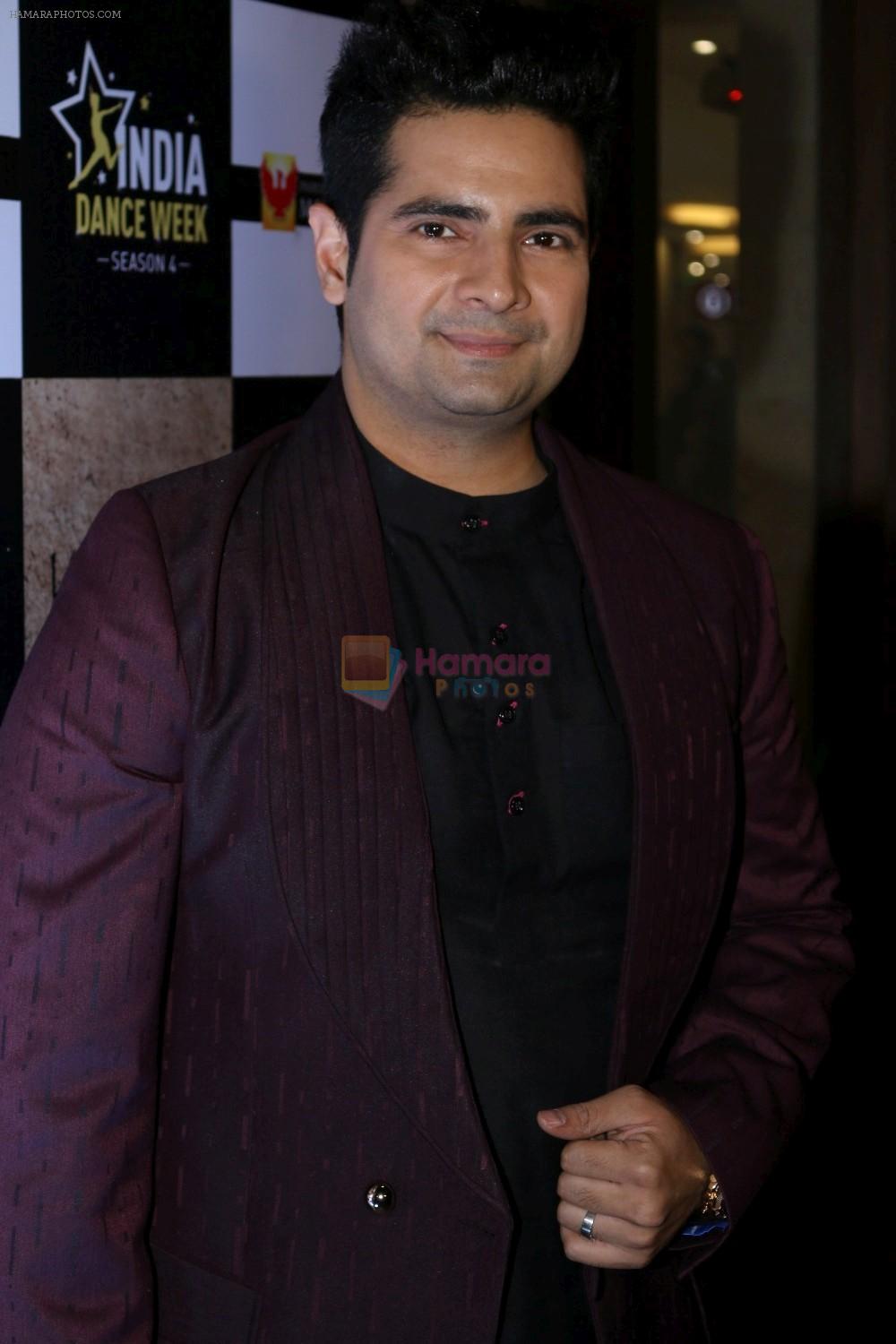 Karan Mehra At Grand Finale Of India's First Dance Week In Association With Sandip Soparrkar on 30th April 2017