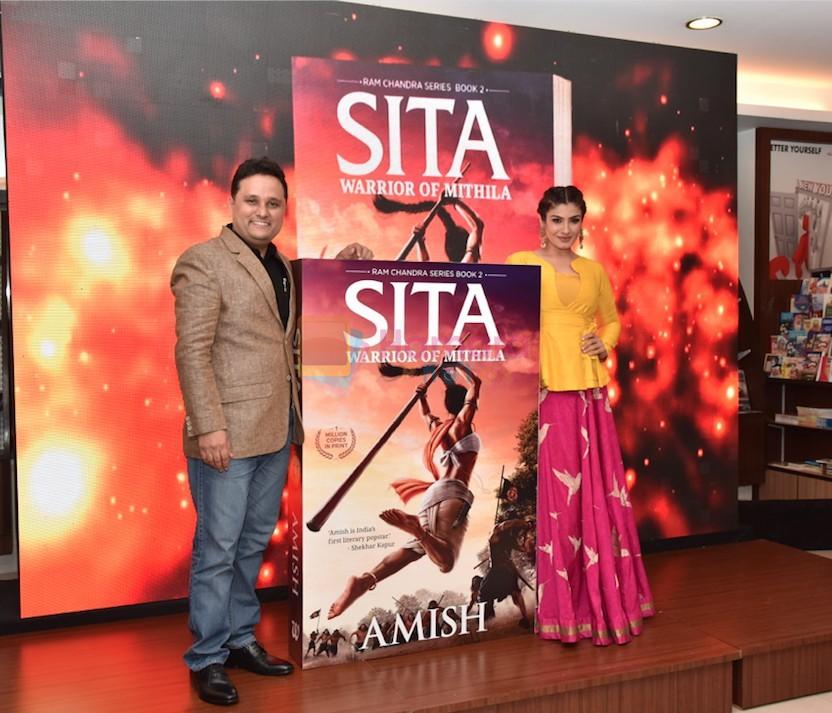 Raveena Tandon and Amish launch the book cover of Sita- Warrior of Mithila on 4th May 2017