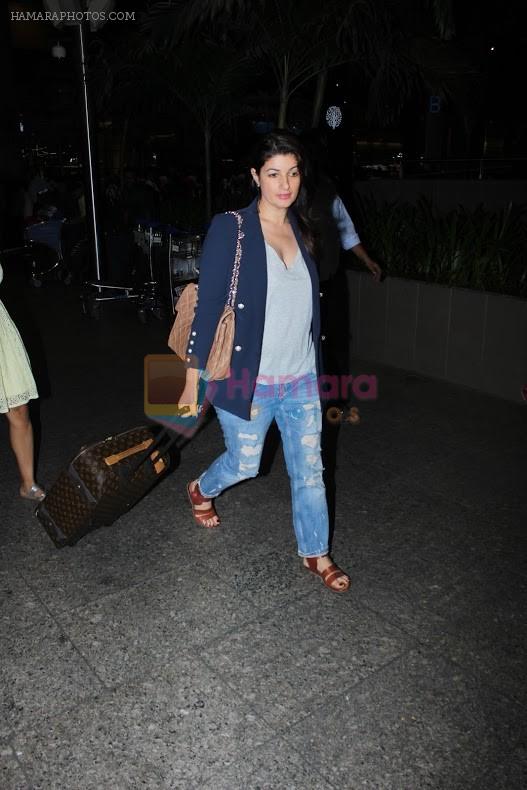 Twinkle Khanna Spotted At International Airport on 2nd June 2017