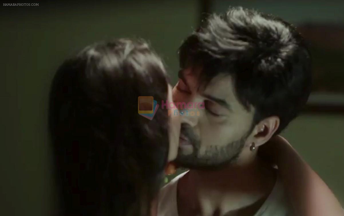 Sezal Sharma kisses Yuvraj Parashar1