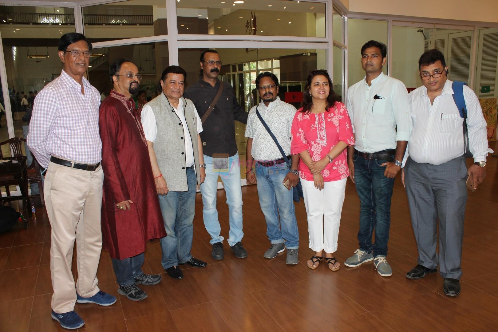 Anup Jalota Inaugurates Kishore M Sali's See The Unseen Art Show on 6th June 2017