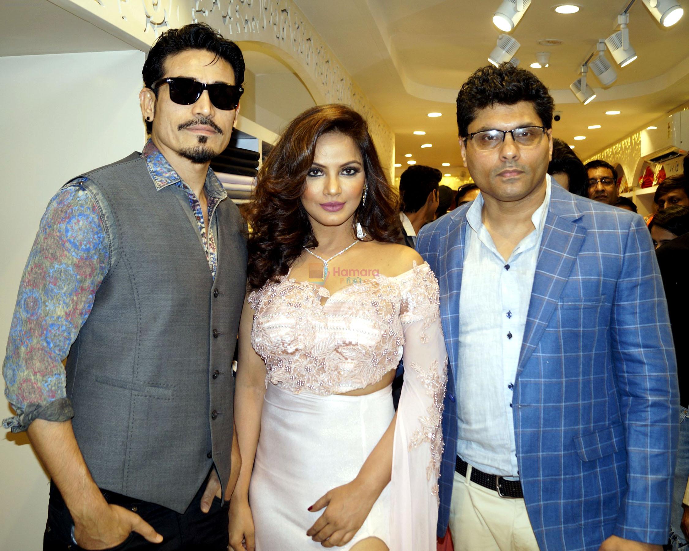 Neetu Chandra And Shahwar Ali with Libas Riyaz at the Launch of  The 11th Store Of Libas Riyaz And Reshma Gangji on 9th June 2017