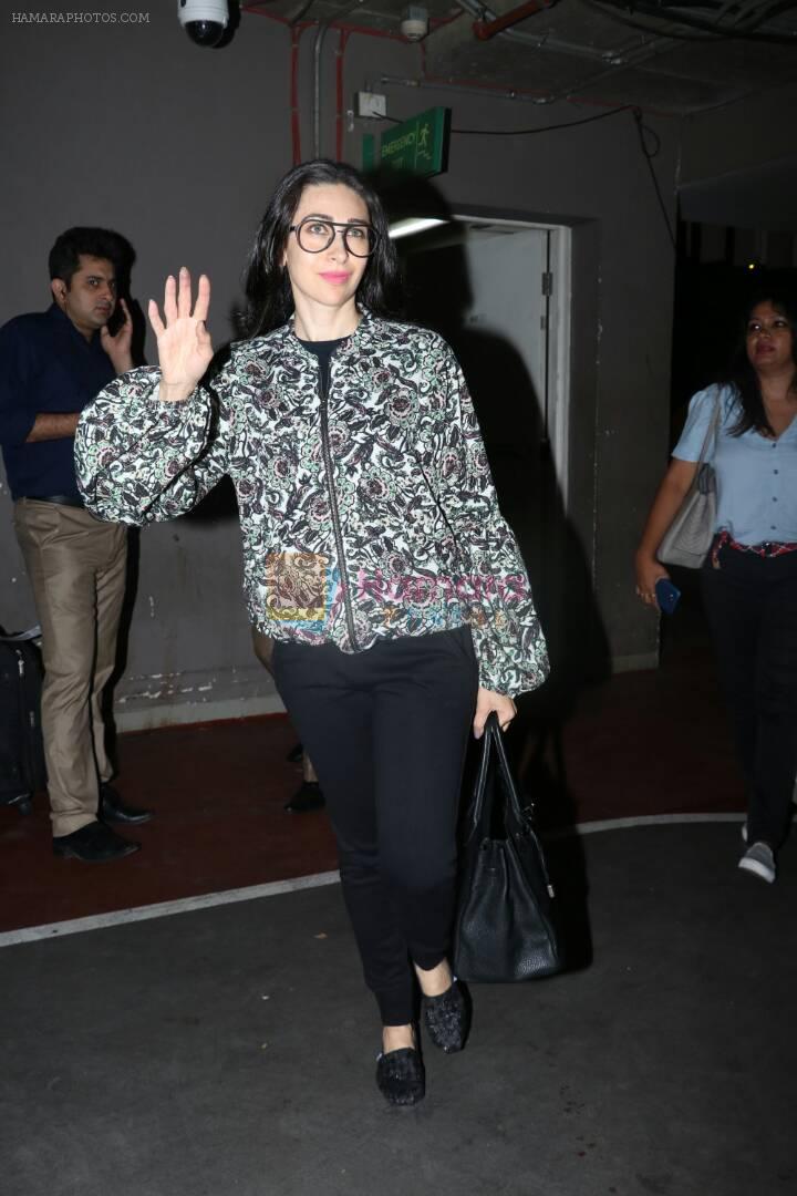 Karisma Kapoor at the airport on 10th June 2017