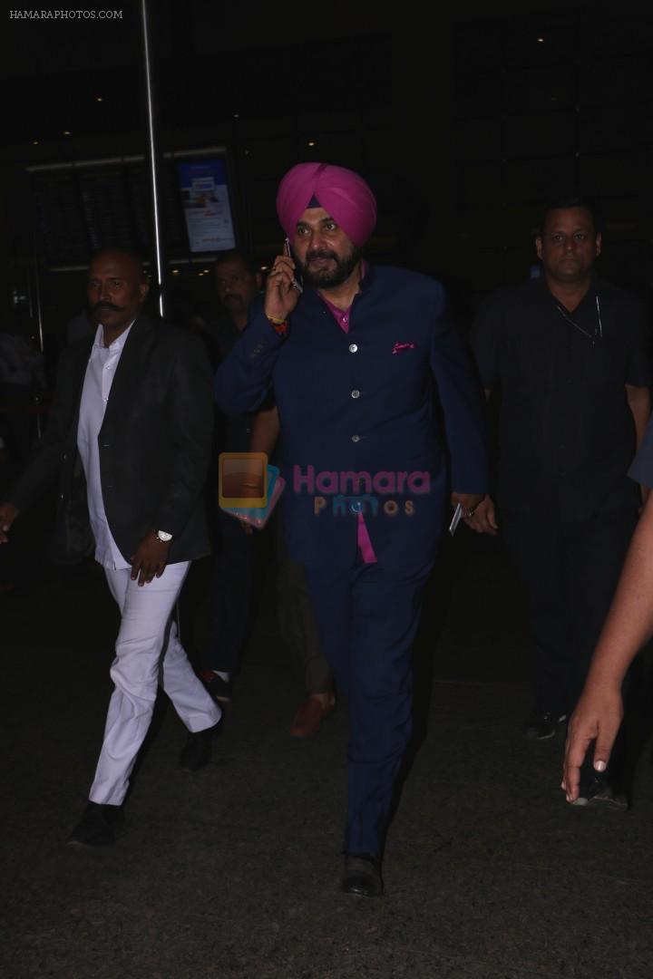 Navjot Singh Sidhu Spotted At International Airport on 9th June 2017