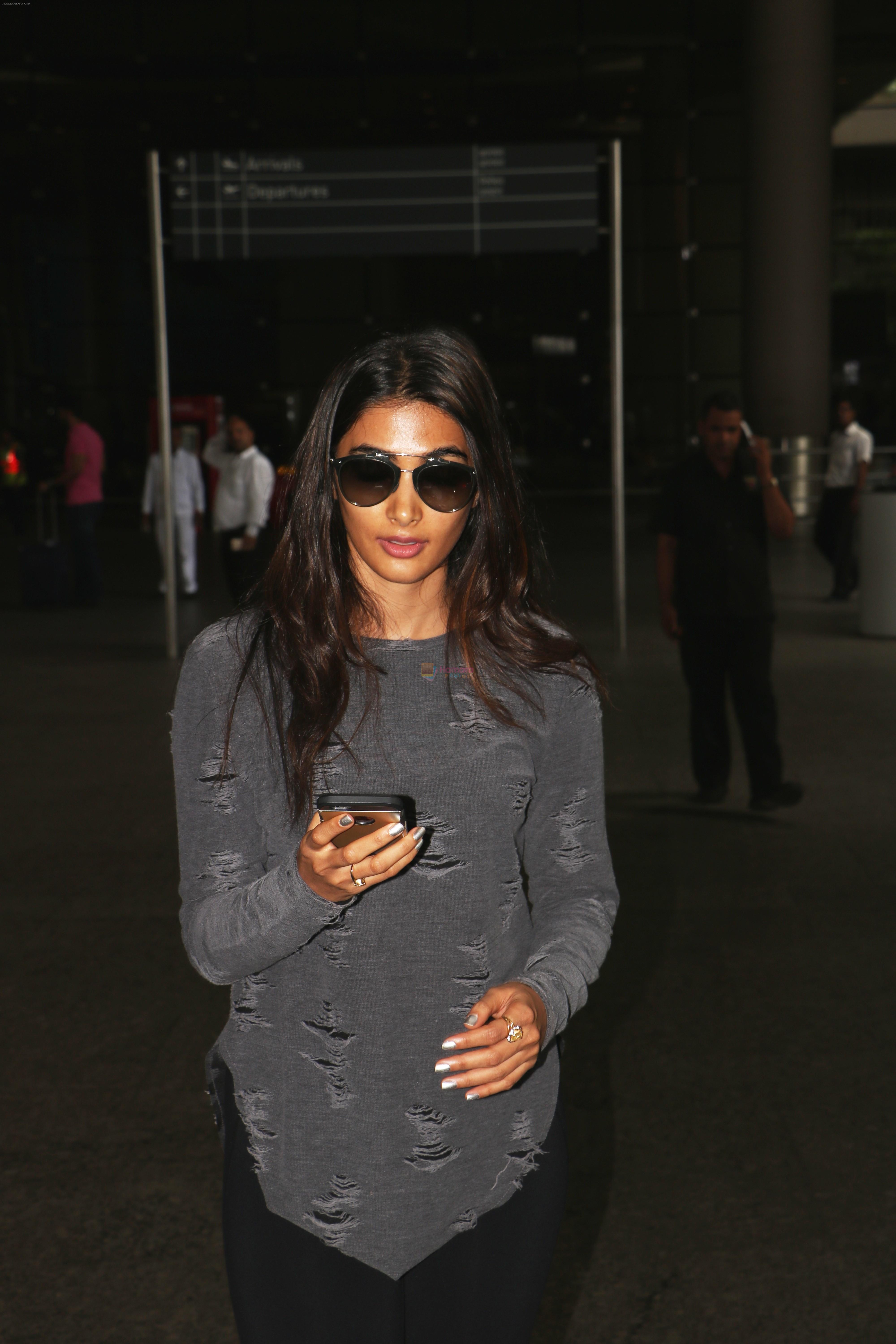 Pooja Hegde Spotted At International Airport on 12th June 2017