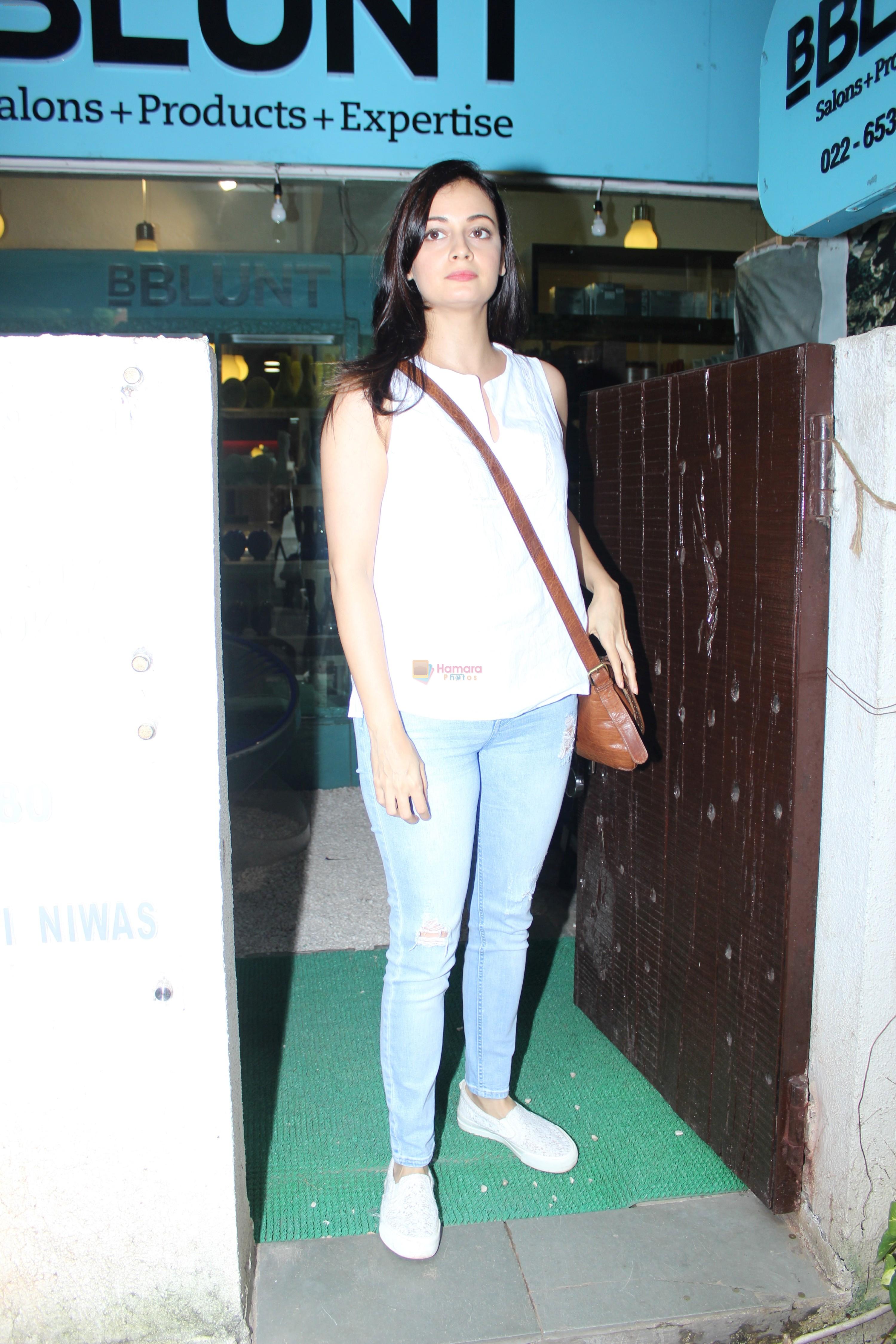 Dia Mirza Spotted At BBLUNT Salon in Bandra on 15th June 2017