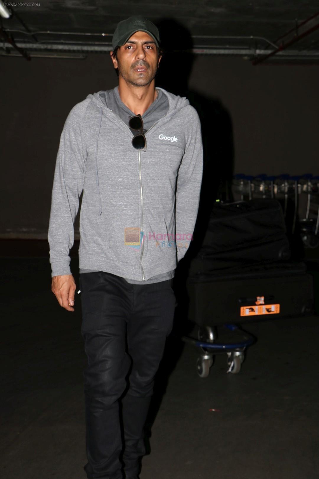 Arjun Rampal Spotted At Airport on 15th June 2017