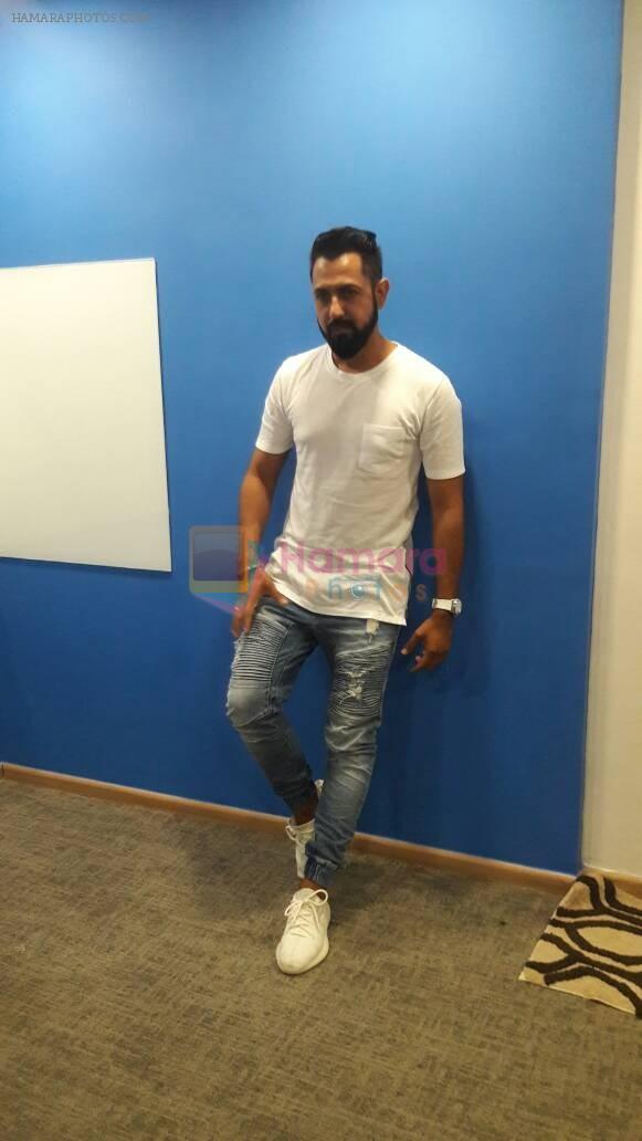 Interview With Puinjabi Pop Singer Gippy Grewal For His Single & Upcomig Film Lucknow Central on 16th June 2017