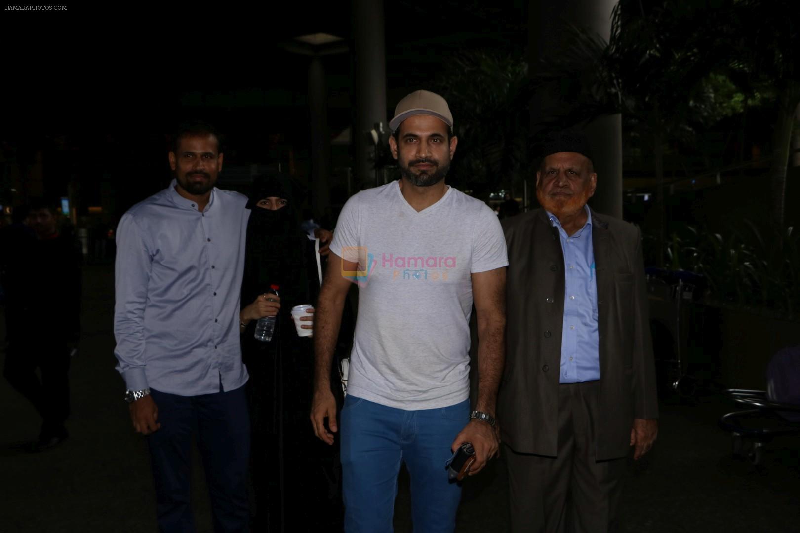 Irfan Pathan, Yusuf Pathan With Family Spotted At Airport on 29th June 2017