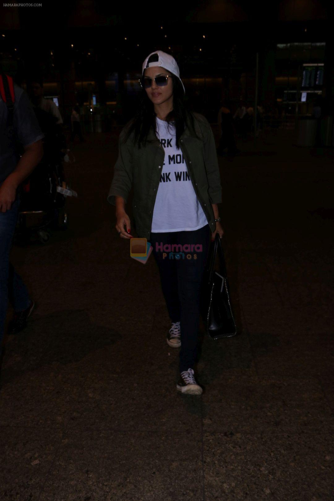 Sunny Leone Spotted At Airport on 29th June 2017
