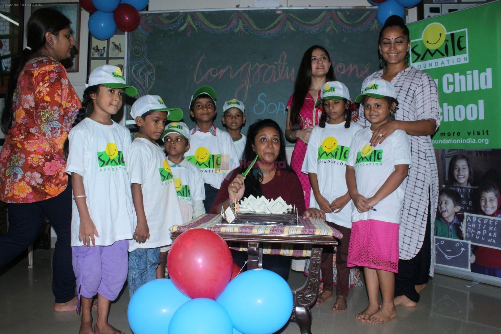 Hunar Hali, Meghna Naidu At Smile Foundation Celebrating 8 Years Celebration With Kids on 20th July 2017