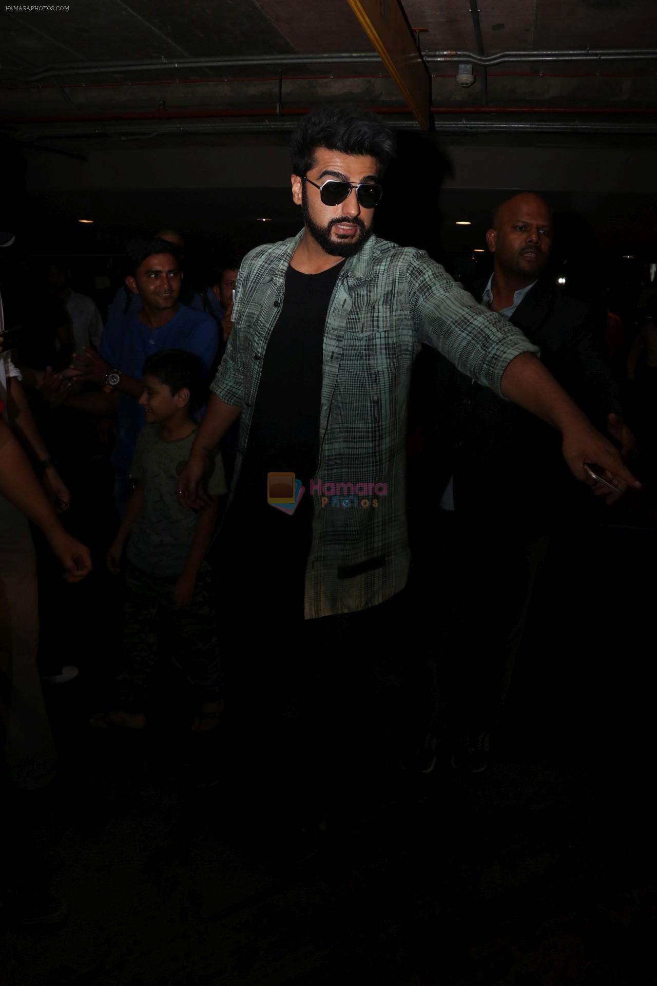 Arjun Kapoor Spotted At Airport on 22nd July 2017