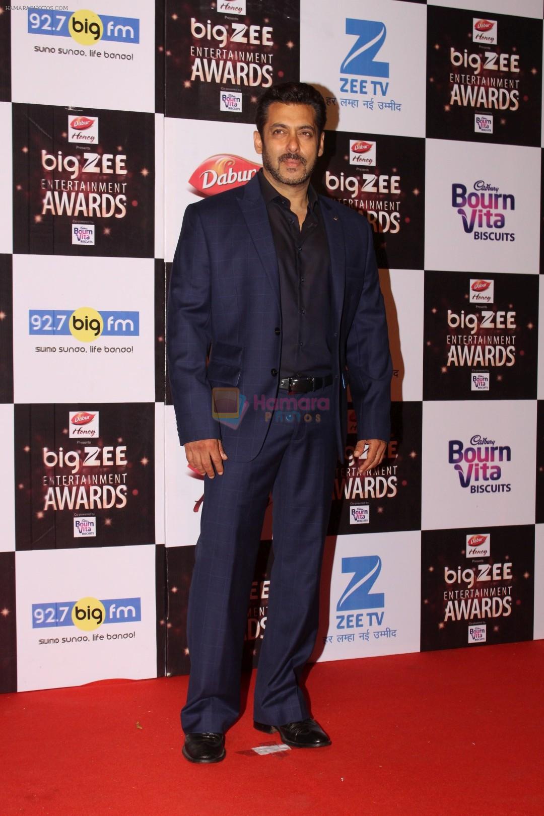 Salman Khan At Red Carpet Of Big Zee Entertainment Awards 2017 on 29th July 2017
