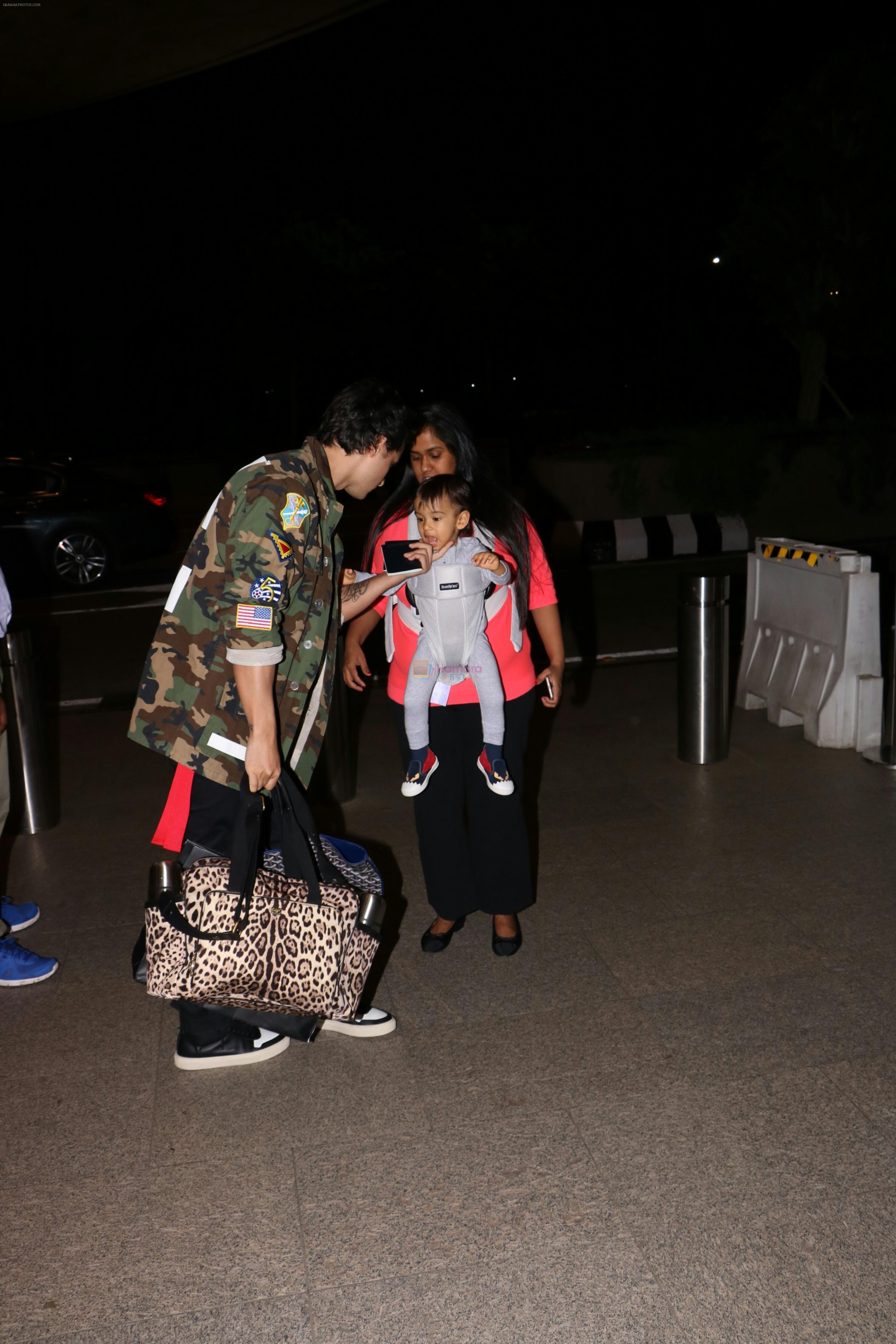 Arpita Khan With Her Husband Ayush Sharma and Son At International Airport on 30th July 2017