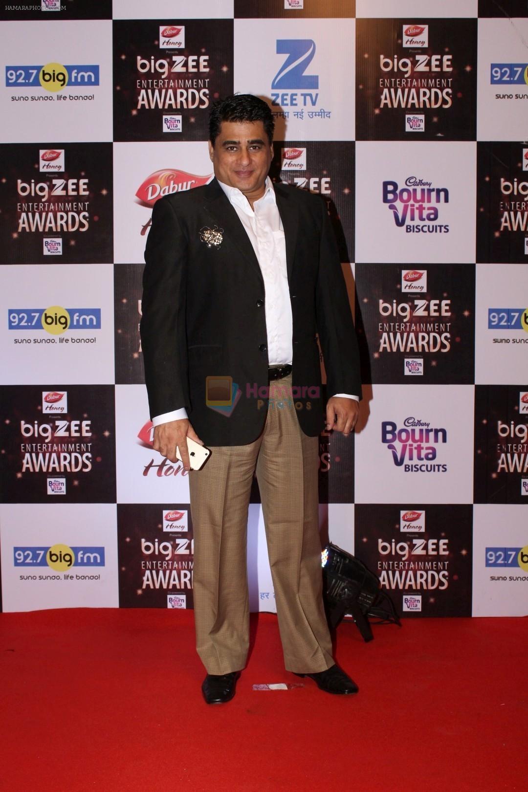 Ayub Khan At Red Carpet Of Big Zee Entertainment Awards 2017 on 29th July 2017