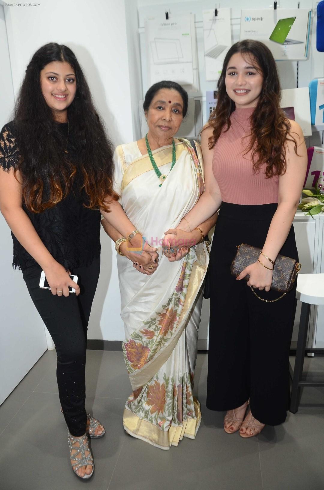 Sara Tendulkar, Asha Bhosle at the Launch OF Zanai Bhosle's iAzure, Apple Store on 30th July 2017