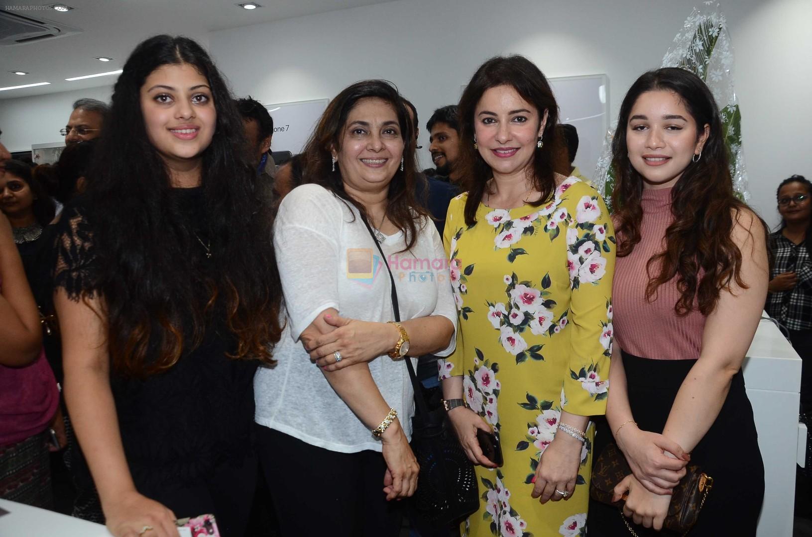Anjali Tendulkar at the Launch OF Zanai Bhosle's iAzure, Apple Store on 30th July 2017