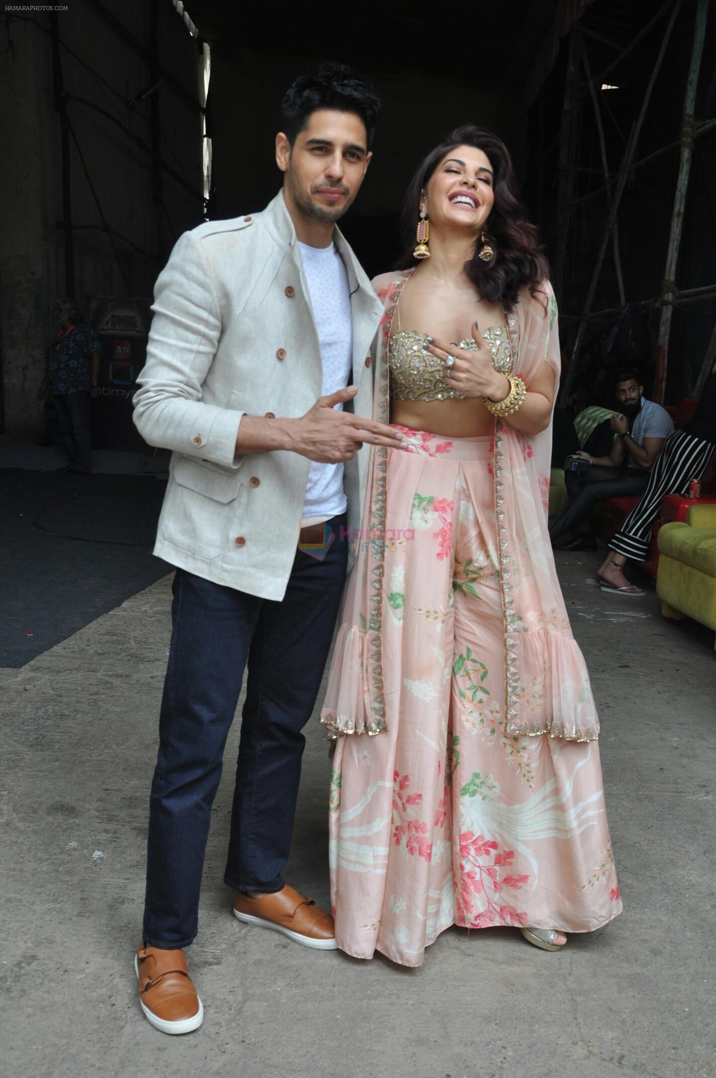 Sidharth Malhotra, Jacqueline Fernandez On The Set Of Comedy Dangal For A Gentleman Promotion on 7th Aug 2017