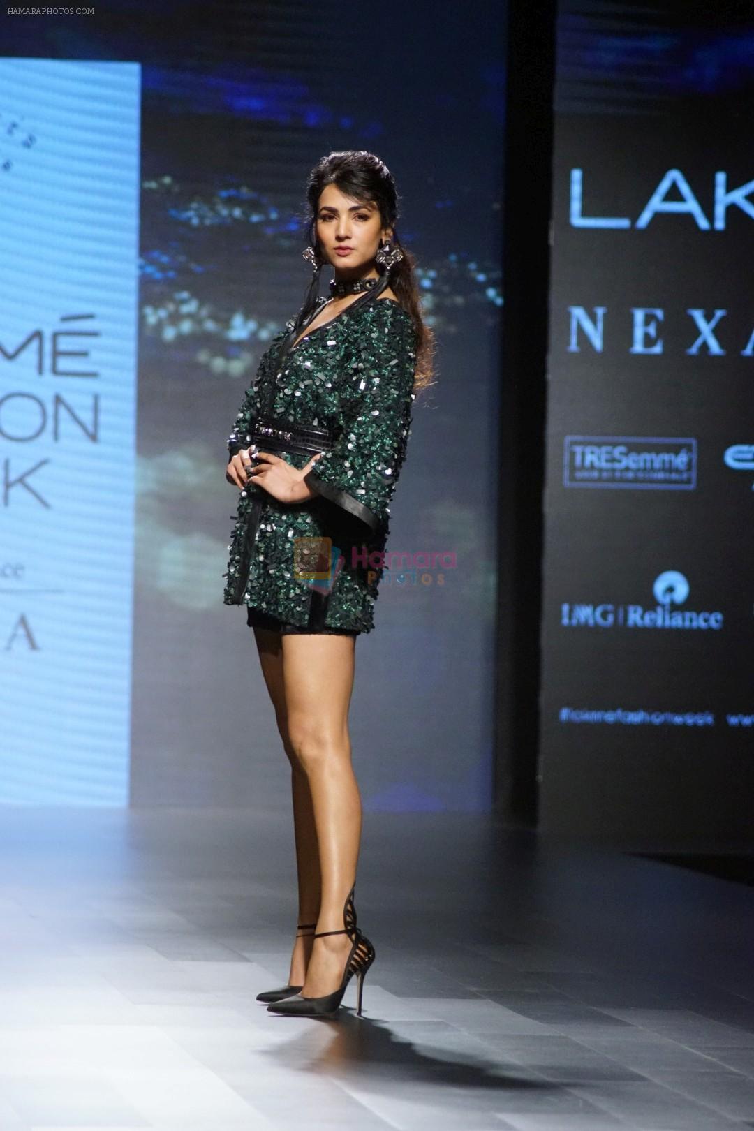 Sonal Chauhan Walks On Ramp For Sonal Verma At LFW Winter 2017 on 16th Aug 2017