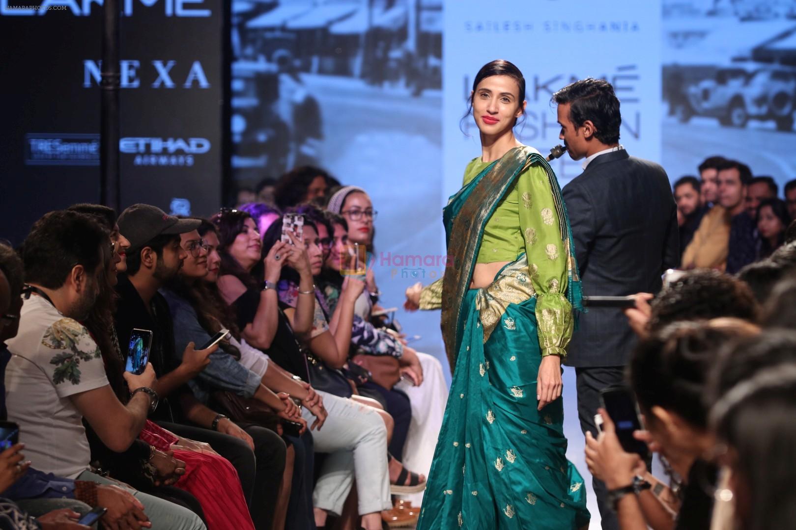Model At Ramp Walk For Shailesh Singhania As A Showstopper For LFW 2017 on 18th Aug 2017