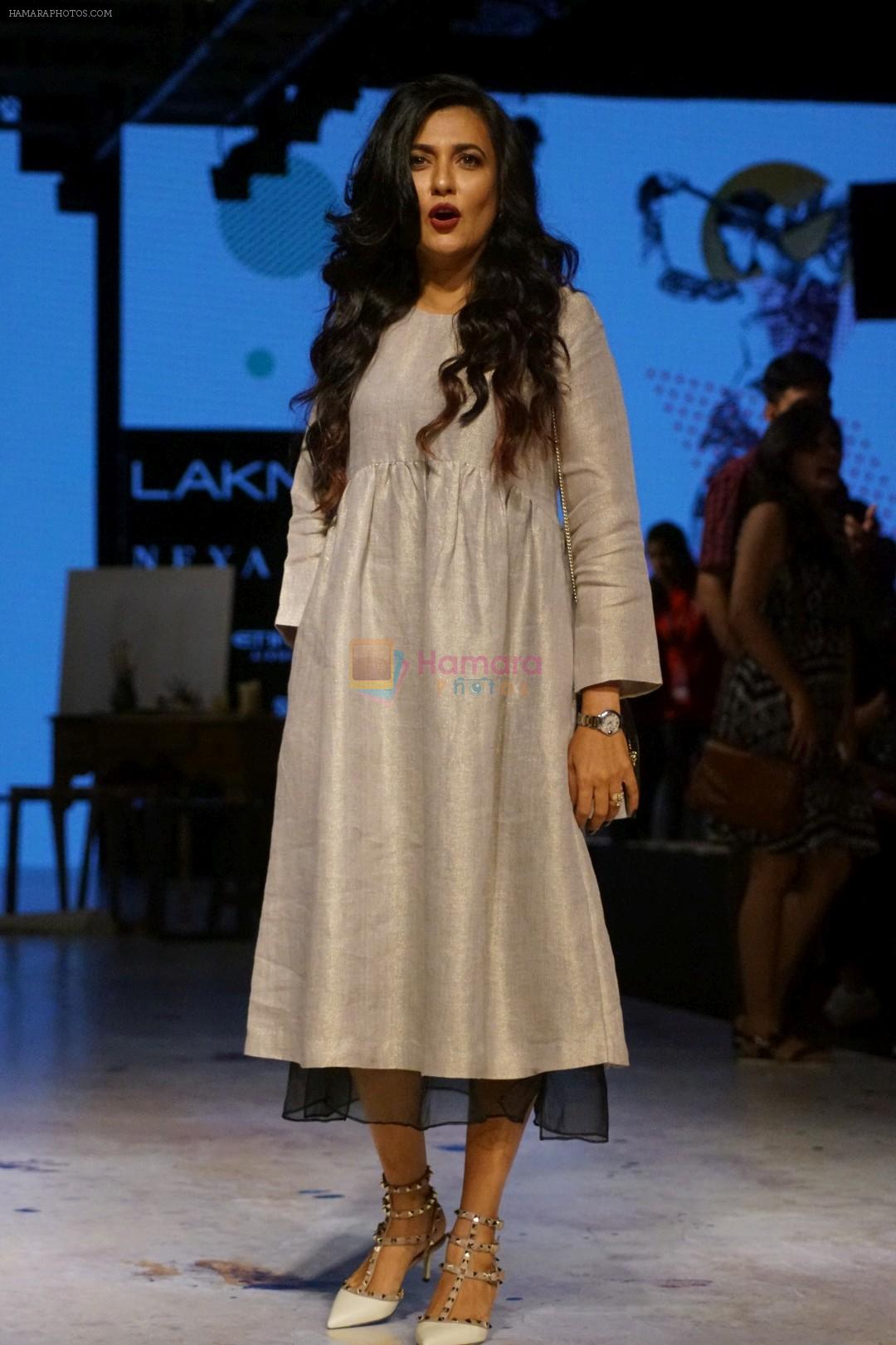 Mini Mathur As Guest At LFW 2017 on 18th Aug 2017