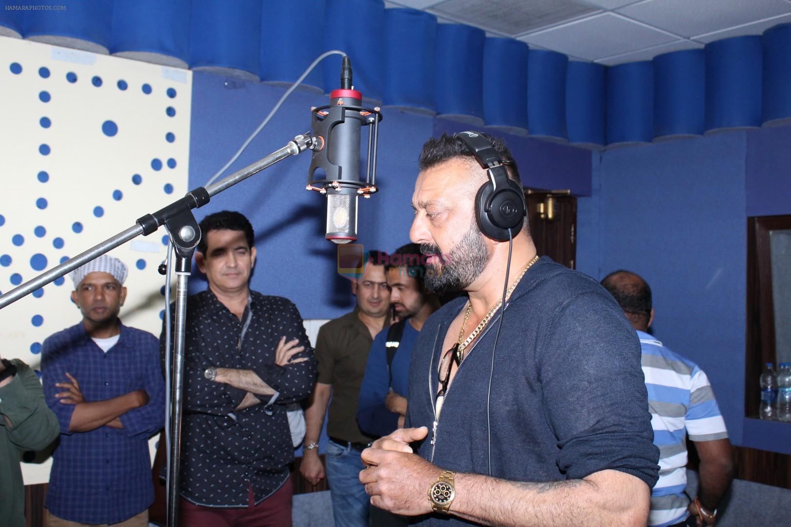 Sanjay Dutt Record Ganesh Aarti For Film Bhoomi on 21st Aug 2017