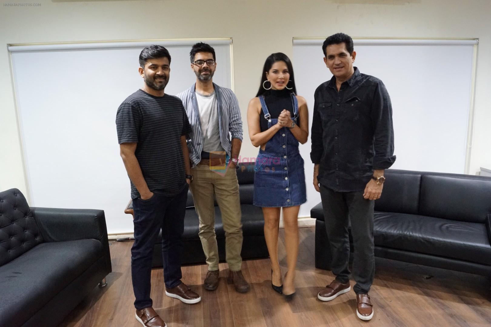 Sunny Leone, Omung Kumar Spotted At T Series Office on 22nd Aug 2017