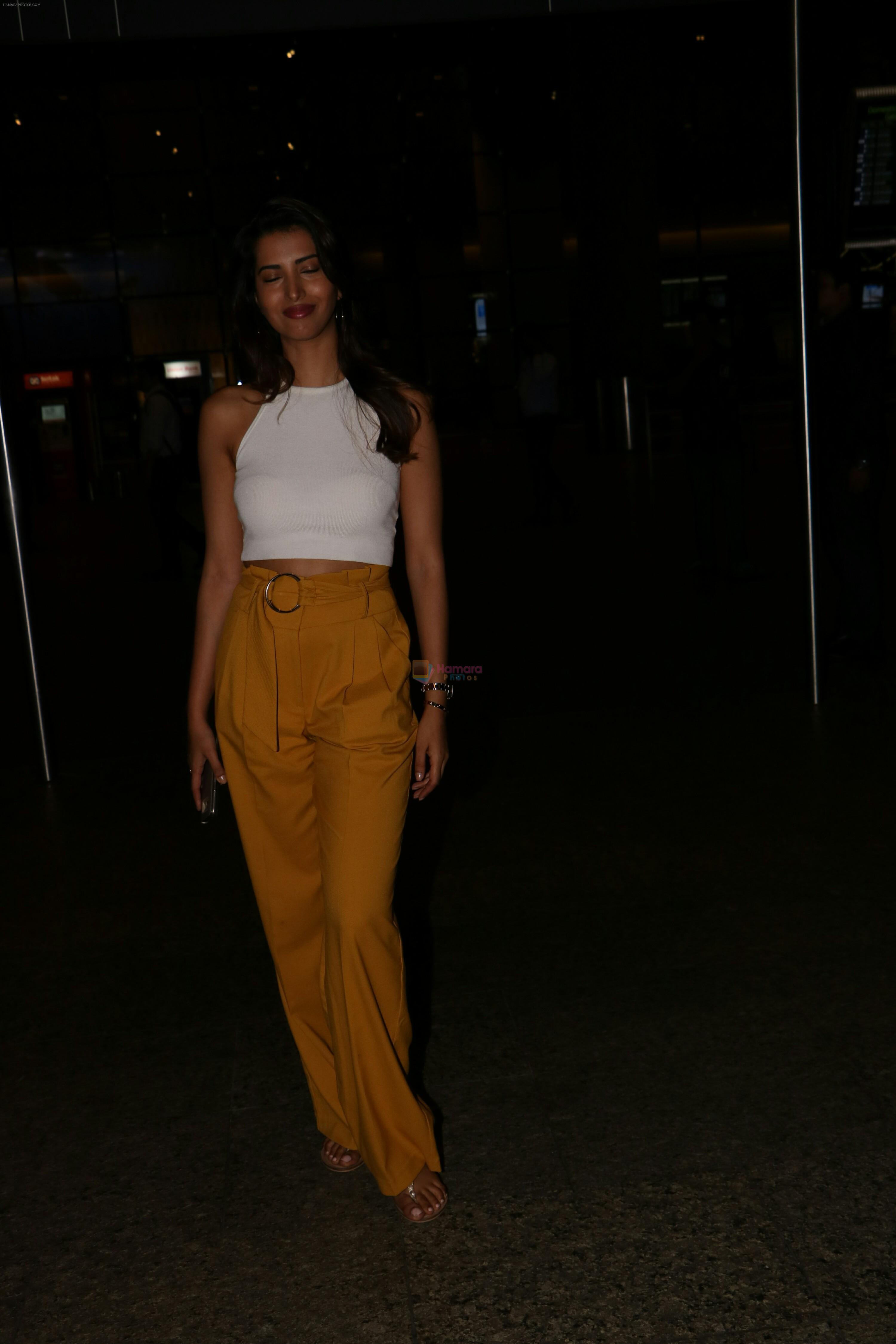 Manasvi Mamgai Spotted At Airport on 22nd Aug 2017