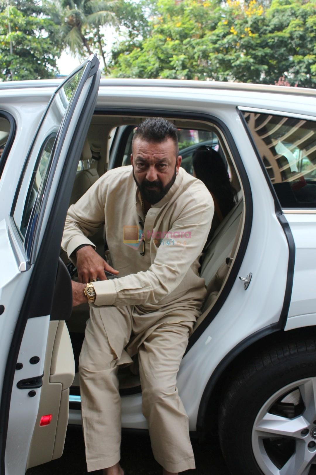 Sanjay Dutt At The Shoot For The Ganesh Aarti on 23rd Aug 2017