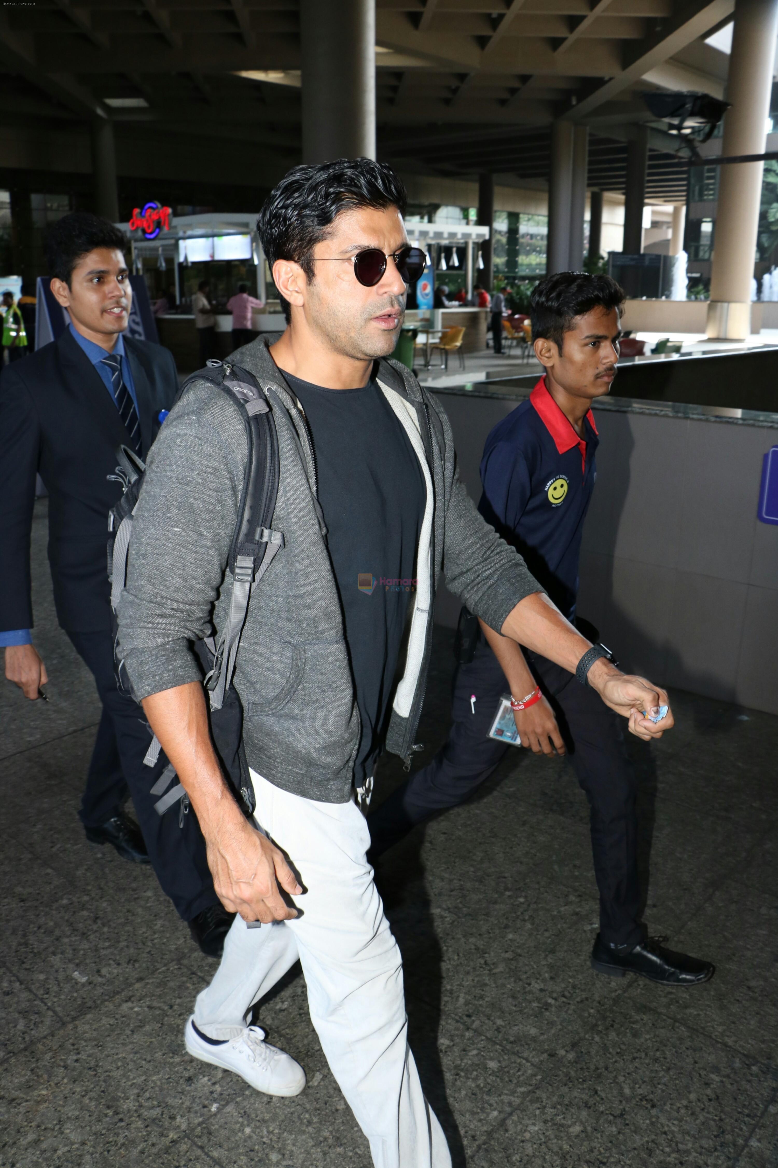 Farhan Akhtar Spotted At Airport on 7th Sept 2017