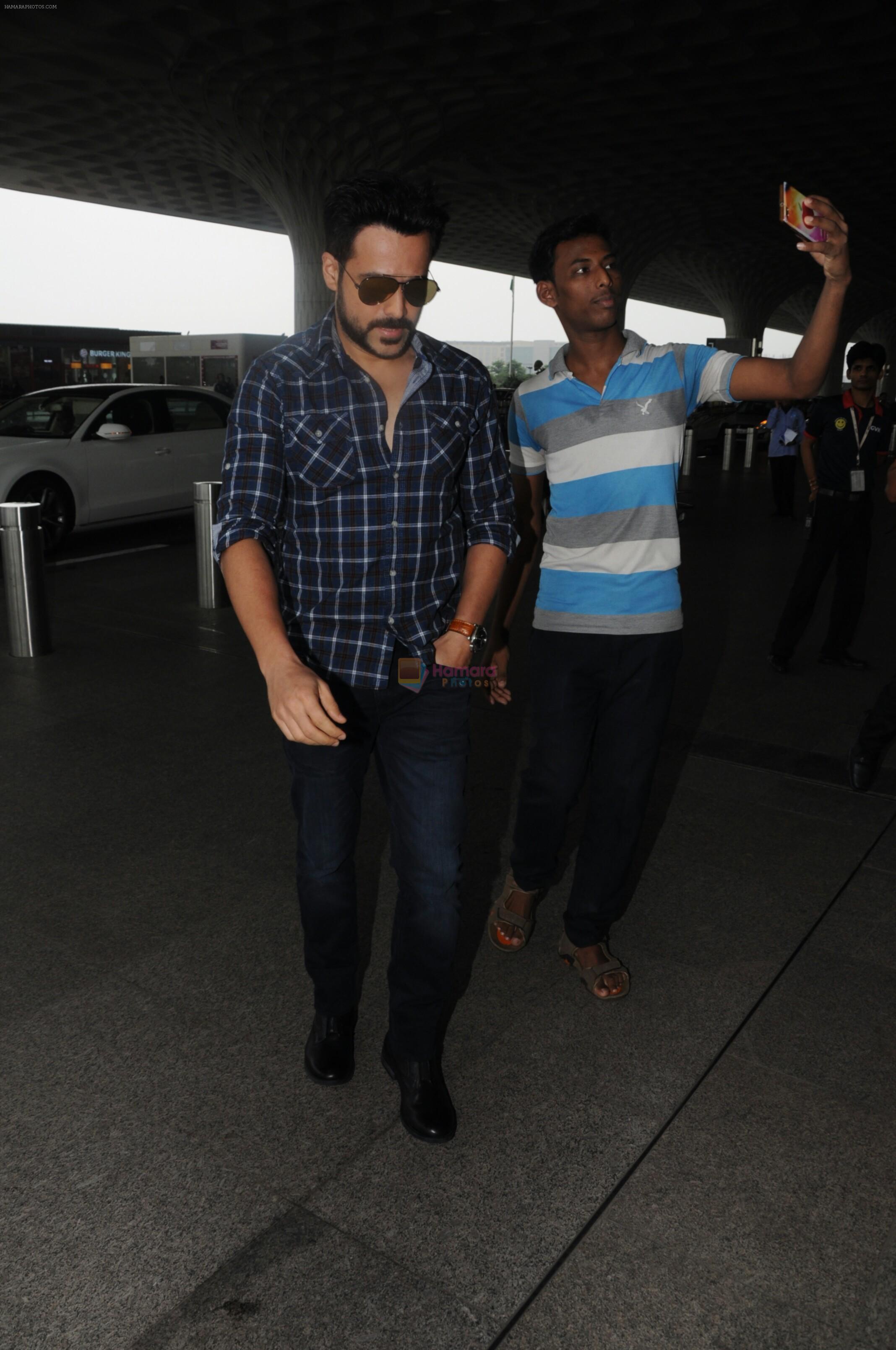 Emraan Hashmi Spotted At Airport on 9th Sept 2017