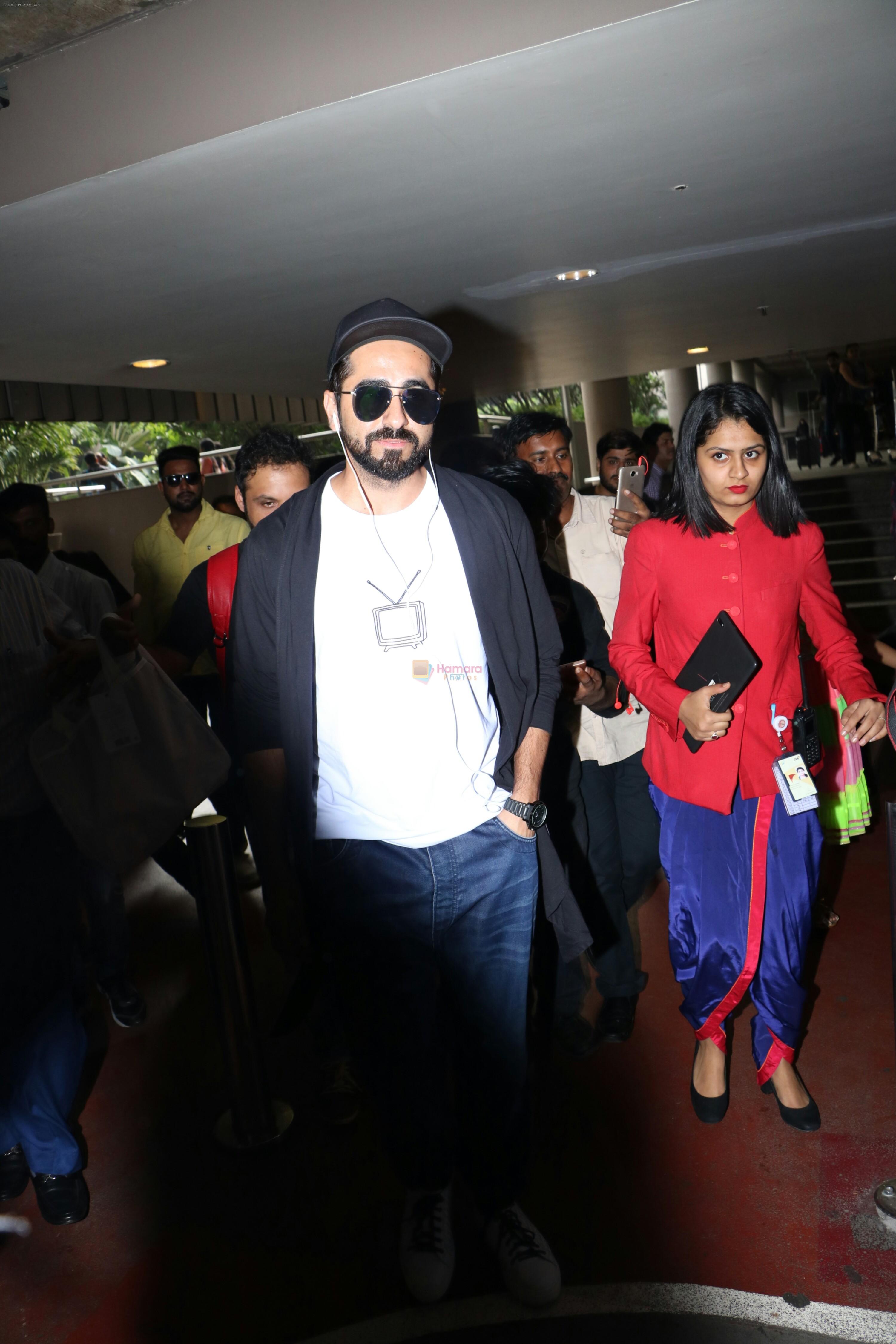 Ayushmann Khurrana Spotted At Airport on 9th Sept 2017